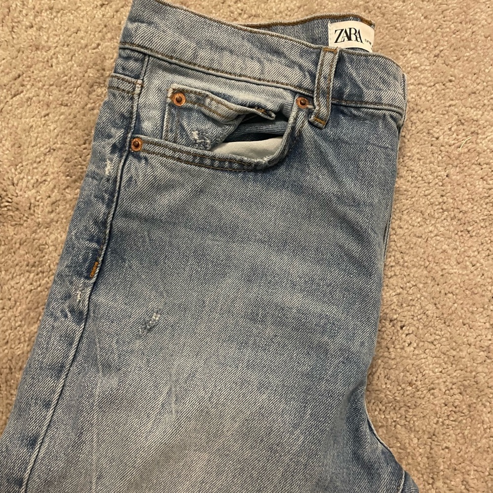 Zara Women’s Light Blue Slim Jeans